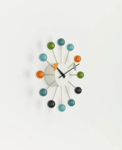 Vitra Ball Clock, Mehrfarbig -Dekorative Kunst 1626145 Ball Clock multicoloured Side master