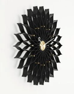 Vitra Sunflower Clock -Dekorative Kunst 1626168 Sunflower Clock black ash Side master