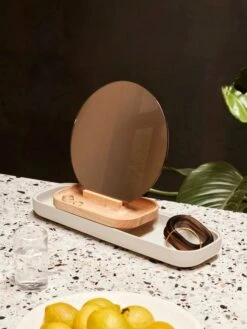 Fritz Hansen KN Slide Tischspiegel, Esche – Grauer Beton -Dekorative Kunst 17951 Slide