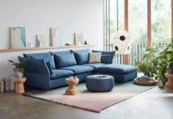 Vitra Resting Cat, Hellblau -Dekorative Kunst 4812192 Mariposa Corner Cork Family Model D Cork Family Model E Akari UF3 Q Cork Bowl Resting Cat Resting Bird LOiseau Classic Pillows Maharam master