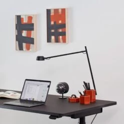 Vitra Night Clock, Schwarz -Dekorative Kunst 4919706 Tyde 2 ID Mesh Metal Side Table Hexognal Containers Akari 120A Desk Clock Night Clock master