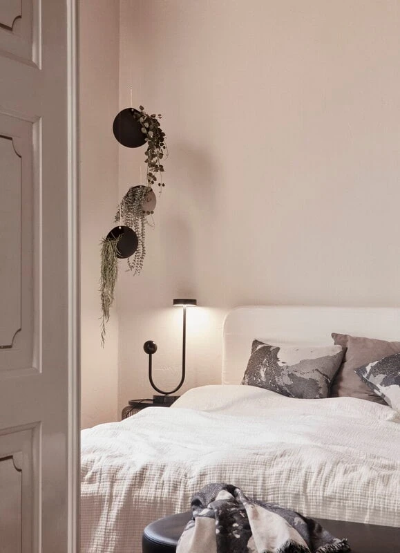 AYTM Globe Blumentopf Zum Aufhängen, Klein, Schwarz - Gold 7 AYTM Globe Blumentopf Zum Aufhängen, Klein, Schwarz - Gold – Bild 5