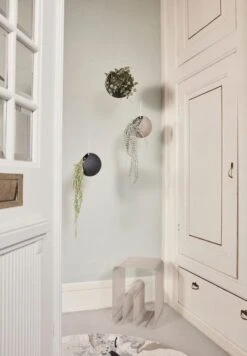 AYTM Globe Blumentopf Zum Aufhängen, Klein, Schwarz - Gold 11 AYTM Globe Blumentopf Zum Aufhängen, Klein, Schwarz - Gold -Dekorative Kunst AYTM 04 401