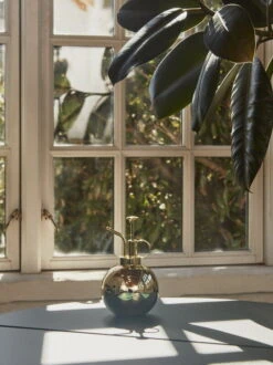 AYTM Globe Blumensprüher, Goldfarben -Dekorative Kunst AYTM D2 10 407