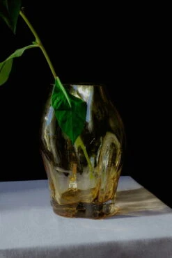 New Works Blæhr Vase, Klein, Bernsteingelb -Dekorative Kunst Blaehr Vase Digital Images Shot by Armin Tehrani 02