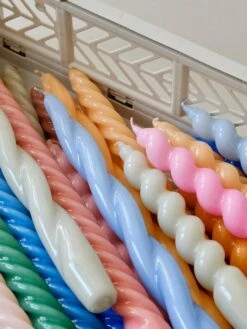 Hay Lange, Gedrehte Kerzen, 6 Stück, Minzgrün - Hellgrau - Grün -Dekorative Kunst Candle family 01 1