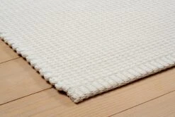 Piccolo 2 Teppich, Weiß – Weiß -Dekorative Kunst Detail Piccolo 2 17116001 col white white hand woven end woodnotes