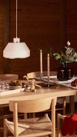 Kay Bojesen Wooden Monkey, Klein, Eiche – Ahorn 13 Kay Bojesen Wooden Monkey, Klein, Eiche – Ahorn -Dekorative Kunst FDS Joulu2088 1080x1920 final