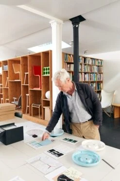 Hay Wall Clock Wanduhr, Grün 11 Hay Wall Clock Wanduhr, Grün -Dekorative Kunst Jasper Morrison Wall Clock Studio Visit