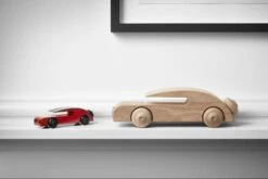 Kay Bojesen Holzauto Sedan Automobil, Klein -Dekorative Kunst KB 39215 04