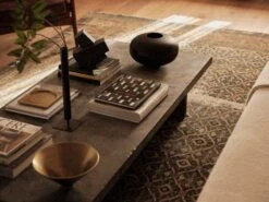 Menu Stance Vase, 40 cm, Brüniertes Messing -Dekorative Kunst MENU Stance Vase Converge Book Ends Surround Vase Taper Bowl 1