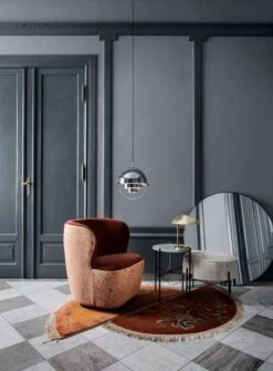 Spiegel Gubi, Schwarzes Messing 8 Spiegel Gubi, Schwarzes Messing -Dekorative Kunst Multi LitePendant GUBIWallMirror StayLoungeChair TSCoffeeTable TSPouffeRound 5321TableLamp