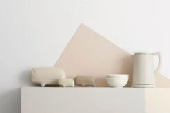 Primordial Animal, XS, Pastellgrün -Dekorative Kunst Primordials Neutral Tone Horisontal