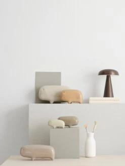 Primordial Animal, XS, Pastellgrün -Dekorative Kunst Primordials Neutral Tone Vertical