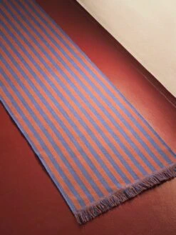 Hay Stripes And Stripes Teppich, 65 X 300 Cm, Navy Cacao -Dekorative Kunst Stripes and Stripes cacao sky