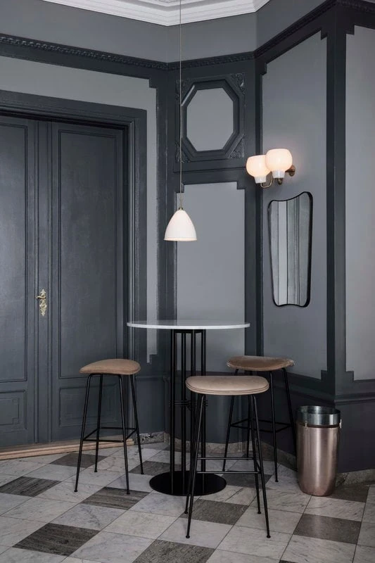 Gubi Spiegel F.A. 33, 54 X 80 Cm, Schwarzes Messing 5 Gubi Spiegel F.A. 33, 54 X 80 Cm, Schwarzes Messing – Bild 3