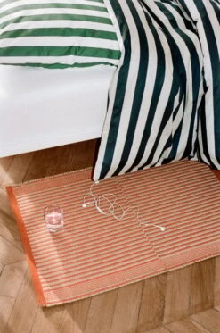 Hay Tapis Teppich, Rot -Dekorative Kunst Tapis Mat red Ete Duvet Cover midnight blue and light grey Ete Pillow Case dark green