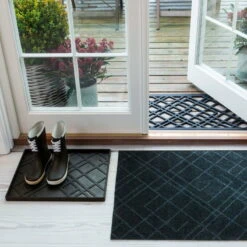 Lines Schuhabtropfschale, M, Schwarz 13 Lines Schuhabtropfschale, M, Schwarz -Dekorative Kunst Tica copenhagen Tray MILJO