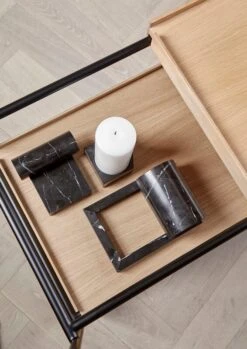 Woud Booknd Buchstütze, 2 Stück, Schwarzer Marmor 10 Woud Booknd Buchstütze, 2 Stück, Schwarzer Marmor -Dekorative Kunst WOUD AW22 BOOKND TRAY JEU DE DES 1