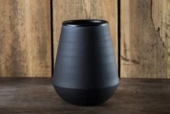 Eclipse Vase, Schwarz -Dekorative Kunst afoto markovskis 4967