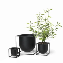 By Lassen Blumentopf Kubus 14, Schwarz 10 By Lassen Blumentopf Kubus 14, Schwarz -Dekorative Kunst byLassen Kubus Flowerpot Black group 300