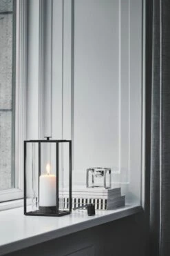 By Lassen Light'In Laterne, Groß, Schwarz -Dekorative Kunst byLassen LightIn Kubus Bowl Mini Nickel 4