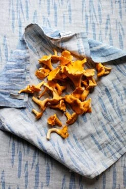 Osmankäämi Handtuch/Serviette, Leinen - Blau 11 Osmankäämi Handtuch/Serviette, Leinen - Blau -Dekorative Kunst lapuankankurit osmankaami tablecloth blanket and towel napkin linen rainy blue 2 1 1 1