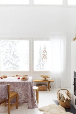 Villiyrtit Tischdecke/Überwurf, 150 X 200 Cm, Leinen - Bordeaux -Dekorative Kunst lapuankankurit villiyrtit tablecloth blanket and towel paussi towel linen bordeaux 2