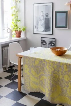 Villiyrtit Tischdecke/Überwurf, 150 x 200 cm, Gelb - Leinen -Dekorative Kunst lapuankankurit villiyrtit tablecloth blanket yellow linen 4