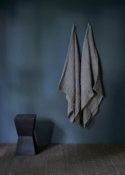 Fringe Hemp Teppich, Dunkelbraun -Dekorative Kunst roots living waffle bath towel charcoal 3496