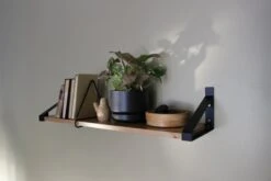 Wire Buchstütze, Dreieckig, Schwarz 10 Wire Buchstütze, Dreieckig, Schwarz -Dekorative Kunst seinahylly fiilis 4